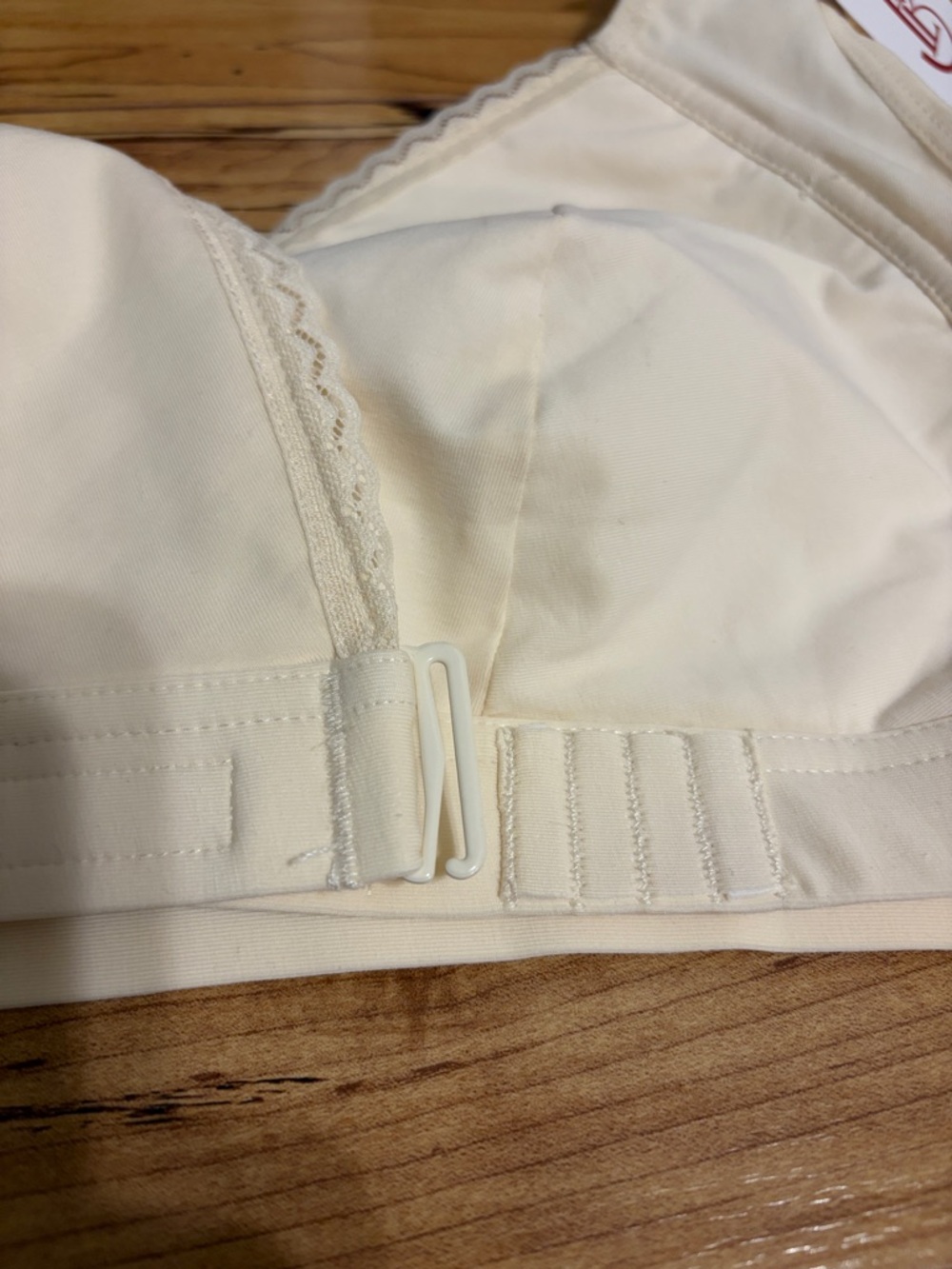 Ease Blooming Maternity Bra Cream size Large - Picture 2 of 7